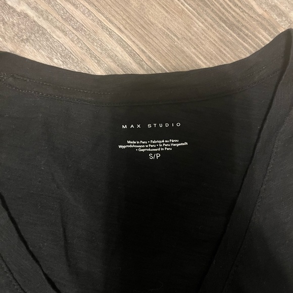 Black Tank Top w/ Pocket - Picture 3 of 3